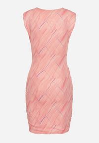 Born2be - Różowa Sukienka Siateczkowa z Kopertowym Dekoltem o Dopasowanym Kroju Zevara. Okazja: na imprezę. Typ kołnierza: dekolt kopertowy, dekolt w kształcie V. Kolor: różowy. Długość rękawa: bez rękawów. Sezon: lato. Typ sukienki: kopertowe. Styl: klasyczny #7