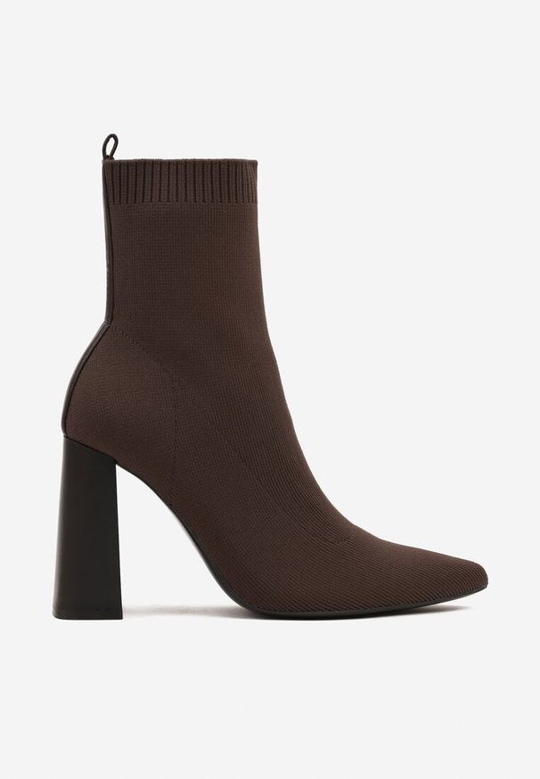 Renee - Brązowe Botki Vices na Geometrycznym Słupku ze Skarpetową Cholewką Falunelle. Okazja: na co dzień, do pracy. Zapięcie: bez zapięcia. Kolor: brązowy. Szerokość cholewki: normalna. Wzór: geometria. Materiał: jeans. Obcas: na słupku. Styl: casual, street, elegancki. Wysokość obcasa: średni