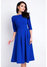 Sukienki.shop - Elegancka sukienka rozkloszowana z kontrafałdami niebieska. Okazja: do pracy. Kolor: niebieski. Styl: elegancki #3