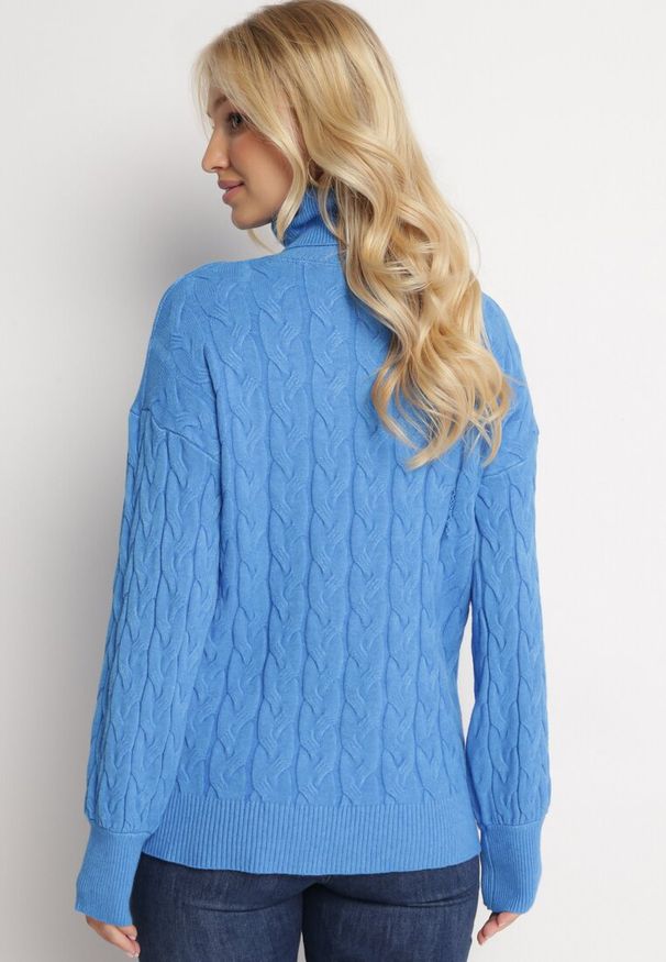 Born2be - Niebieski Sweter z Golfem w Warkoczowy Splot ze Ściągaczami Maraiwai. Typ kołnierza: golf. Kolor: niebieski. Wzór: ze splotem. Sezon: jesień