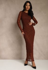 Renee - Brązowa Koronkowa Sukienka Typu Longsleeve o Dopasowanym Kroju Zenoresa. Kolor: brązowy. Materiał: koronka. Długość rękawa: długi rękaw. Typ sukienki: oversize. Styl: elegancki #5