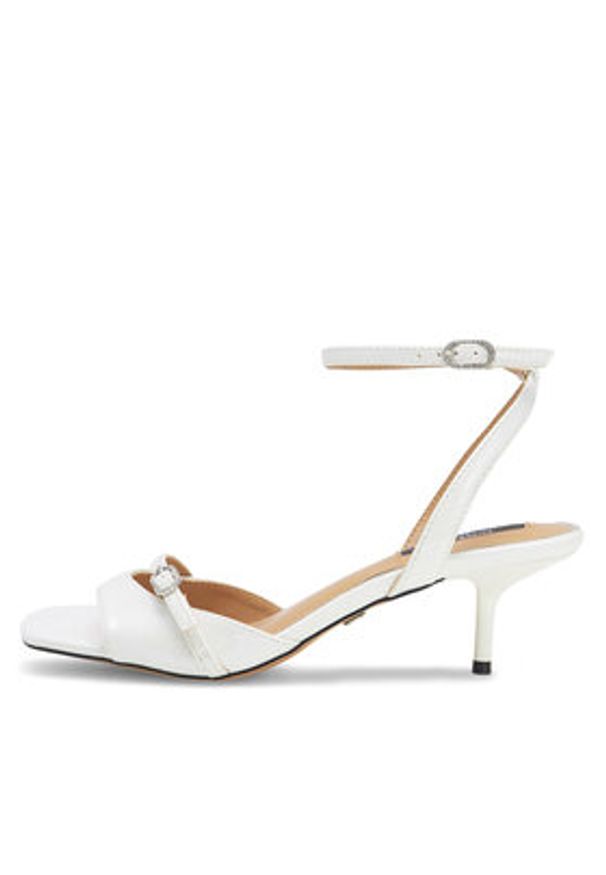 Nine West Sandały BYCCC02 Biały. Kolor: biały. Materiał: skóra