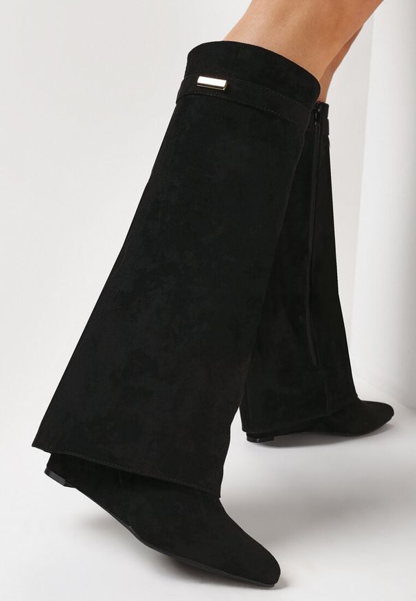 Born2be - Czarne Kozaki na Koturnie z Wywiniętą Cholewką Alstina. Kolor: czarny. Szerokość cholewki: normalna. Obcas: na koturnie. Styl: wizytowy