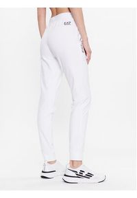 EA7 Emporio Armani Spodnie dresowe 3RTP65 TJCQZ 0102 Biały Regular Fit. Kolor: biały. Materiał: bawełna, dresówka #5