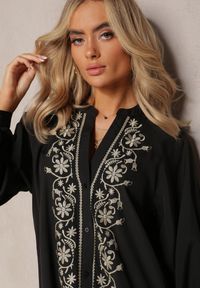 Renee - Czarna Midi Sukienka o Trapezowym Kroju z Ozdobnymi Haftami w Stylu Boho Tactila. Kolor: czarny. Wzór: haft. Sezon: jesień, wiosna. Typ sukienki: trapezowe. Styl: boho. Długość: midi