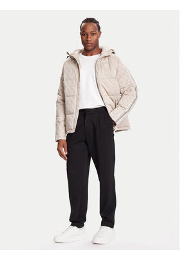 Guess Kurtka przejściowa Z5BL02 WFIQ2 Beżowy Regular Fit. Kolor: beżowy. Materiał: syntetyk