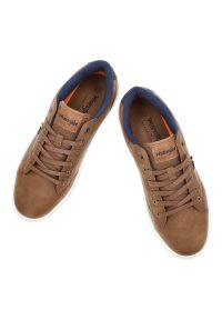 Brązowe Eleganckie Sneakersy Wrangler Stylowe Obuwie Męskie. Okazja: na co dzień, na spacer. Zapięcie: sznurówki. Kolor: brązowy. Materiał: jeans, materiał. Szerokość cholewki: normalna. Sezon: jesień. Sport: turystyka piesza #6