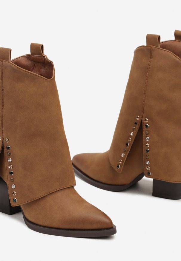 Renee - Brązowe Botki na Stożkowym Słupku Kowbojki z Wywiniętą Cholewką Mavora. Okazja: na spotkanie biznesowe, do pracy. Kolor: brązowy. Materiał: jeans. Szerokość cholewki: normalna. Obcas: na słupku. Styl: biznesowy, klasyczny, elegancki