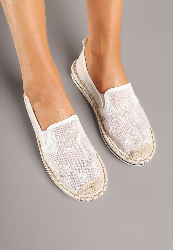 Born2be - Białe Espadryle Ozdobione Plecionką Erelitia. Okazja: na spacer, na co dzień, na imprezę. Kolor: biały. Materiał: jeans. Szerokość cholewki: normalna. Wzór: aplikacja. Sezon: lato. Styl: casual