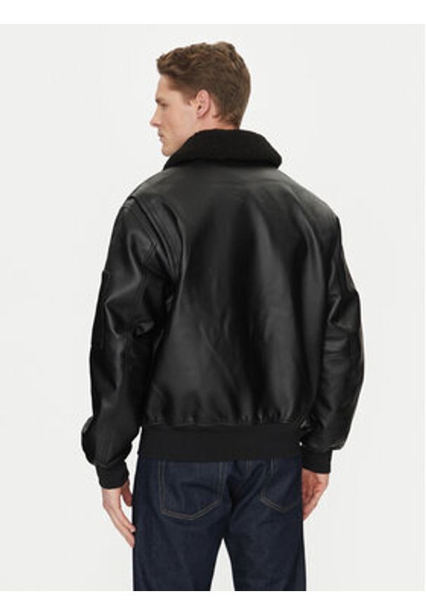 Calvin Klein Jeans Kurtka z imitacji skóry Faux Leather Aviator J30J326729 Czarny Regular Fit. Kolor: czarny. Materiał: syntetyk