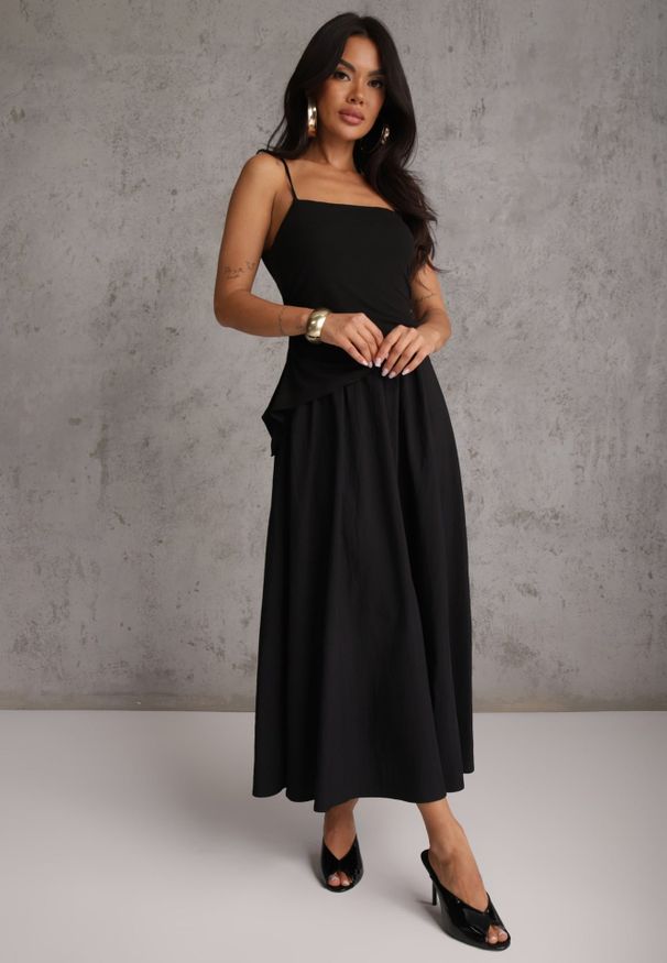 Renee - Czarna Sukienka z Bawełny na Ramiączkach z Asymetryczną Warstwą w Talii Petimelle. Okazja: na co dzień. Typ kołnierza: dekolt kwadratowy. Kolor: czarny. Wzór: gładki. Typ sukienki: asymetryczne. Materiał: bawełna. Długość rękawa: na ramiączkach. Sezon: lato. Styl: casual