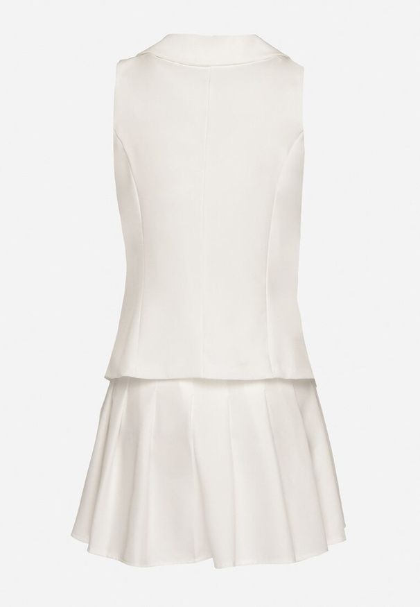 Born2be - Biały Komplet Garniturowy Kamizelka i Plisowana Spódnica Ivelkio. Kolor: biały