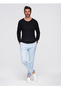 Ombre Clothing - Prążkowany sweter męski z guzikami przy dekolcie - czarny V2. Kolor: czarny. Materiał: prążkowany. Styl: elegancki #8