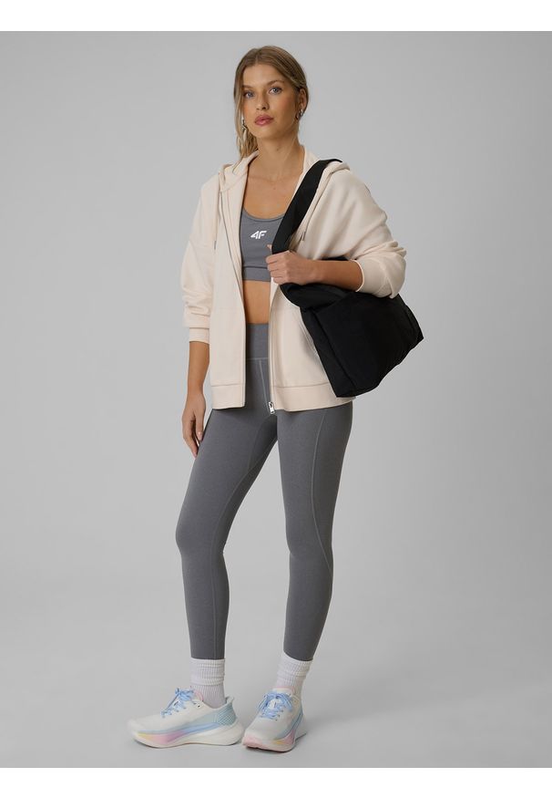 4f - 4F Bluza dresowa loose z kapturem damska - kremowa M. Okazja: na co dzień. Typ kołnierza: kaptur. Kolor: beżowy. Materiał: dresówka. Styl: casual