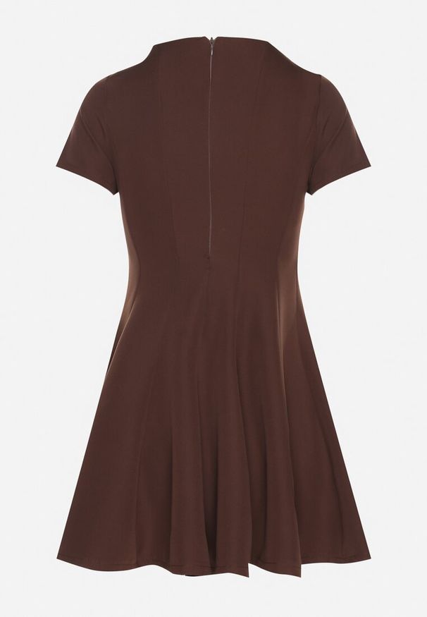 Born2be - Brązowa Rozkloszowana Sukienka z Krótkim Rękawem i Ozdobnymi Przeszyciami Meporea. Okazja: na co dzień. Kolor: brązowy. Długość rękawa: krótki rękaw. Styl: klasyczny, casual, elegancki