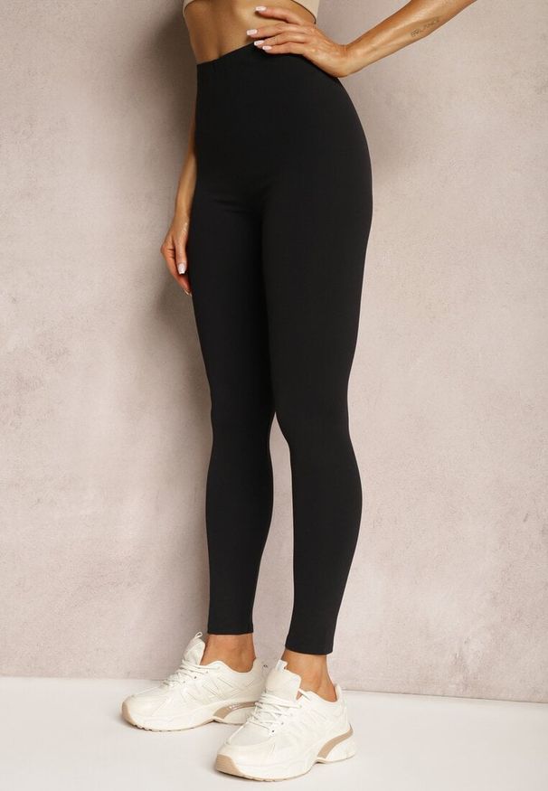 Renee - Czarne Legginsy High Waist z Gumką w Talii Ovolia. Okazja: na co dzień. Stan: podwyższony. Kolor: czarny. Materiał: dzianina. Długość: krótkie. Styl: elegancki, casual