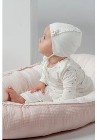 Jamiks czapka dziecięca Aina kolor biały z cienkiej dzianiny. Kolor: biały. Materiał: dzianina