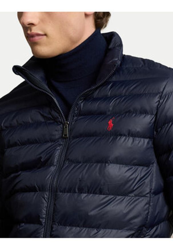 Polo Ralph Lauren Kurtka przejściowa 710940238001 Granatowy Regular Fit. Typ kołnierza: polo. Kolor: niebieski. Materiał: syntetyk