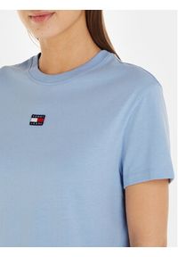 Tommy Jeans T-Shirt Badge DW0DW15640 Błękitny Classic Fit. Kolor: niebieski. Materiał: bawełna, syntetyk #2