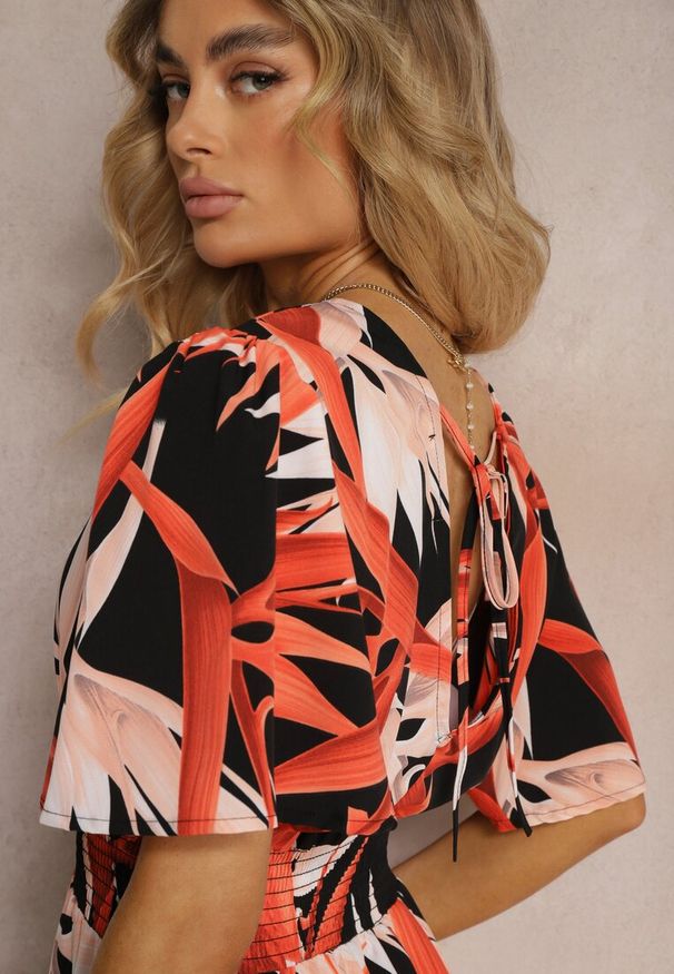 Renee - Czarno-Pomarańczowa Kopertowa Sukienka Wiązana na Plecach z Gumką w Talii Jeteri. Okazja: na co dzień, na randkę. Typ kołnierza: dekolt w kształcie V. Kolor: czarny. Wzór: ażurowy. Typ sukienki: kopertowe. Styl: casual