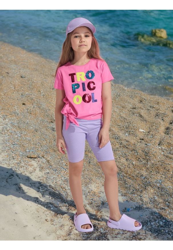 Sinsay - Koszulka z aplikacją - różowy. Kolor: różowy. Materiał: bawełna. Długość rękawa: krótki rękaw. Długość: krótkie. Wzór: aplikacja