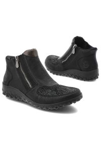 Czarne Botki Rieker Wygodne Obuwie Damskie. Okazja: na co dzień. Zapięcie: zamek. Kolor: czarny. Materiał: skóra ekologiczna, jeans. Wzór: aplikacja. Sezon: zima, jesień. Styl: klasyczny, casual, elegancki #2