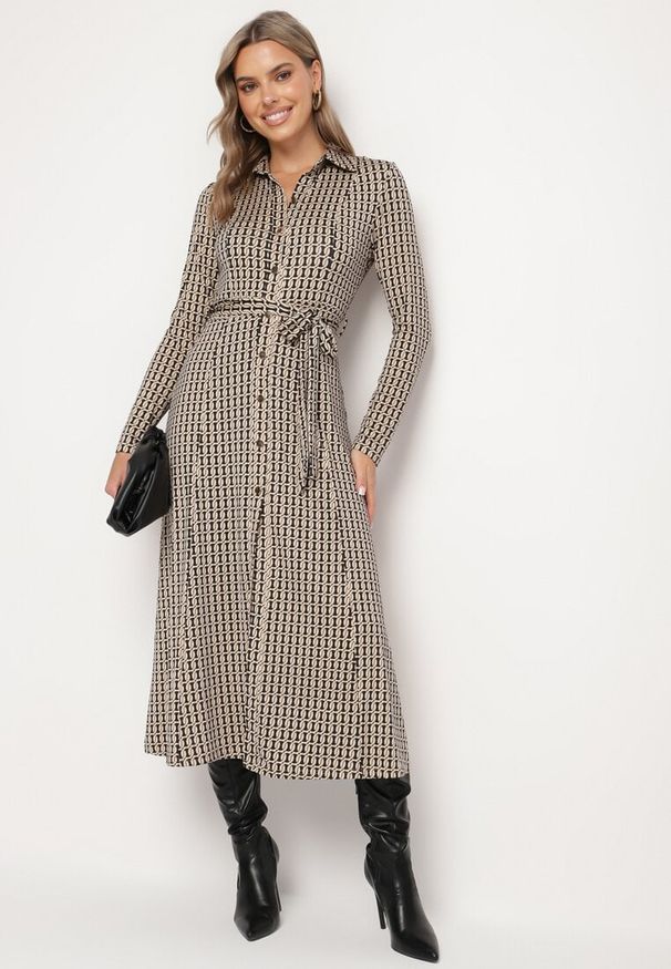 Born2be - Czarno-Beżowa Koszulowa Sukienka z Wiskozą w Paski Ozdobiona Wiązanym Paskiem Nialoraen. Okazja: na co dzień. Kolor: czarny. Materiał: wiskoza. Długość rękawa: długi rękaw. Wzór: aplikacja, paski. Typ sukienki: koszulowe. Styl: casual, klasyczny