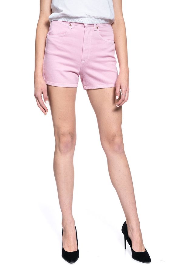 Wrangler - DAMSKIE SZORTY WRANGLER SHORT W22DW1P10. Kolor: różowy