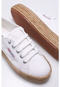 Superga - Tenisówki. Nosek buta: okrągły. Zapięcie: sznurówki. Kolor: biały. Obcas: na platformie #4