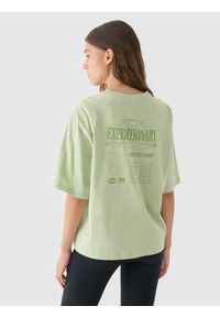 4f - 4F T-shirt oversize z nadrukiem damski - oliwkowy/khaki S. Okazja: na co dzień. Kolor: oliwkowy, wielokolorowy, brązowy. Materiał: bawełna, jersey, dzianina. Długość rękawa: krótki rękaw. Długość: krótkie. Wzór: nadruk. Styl: sportowy, klasyczny, casual