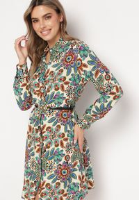 Born2be - Zielona Sukienka Koszulowa w Kwiaty z Kieszeniami Eborene. Kolor: zielony. Materiał: wiskoza, tkanina. Wzór: kwiaty. Typ sukienki: koszulowe. Długość: mini #5