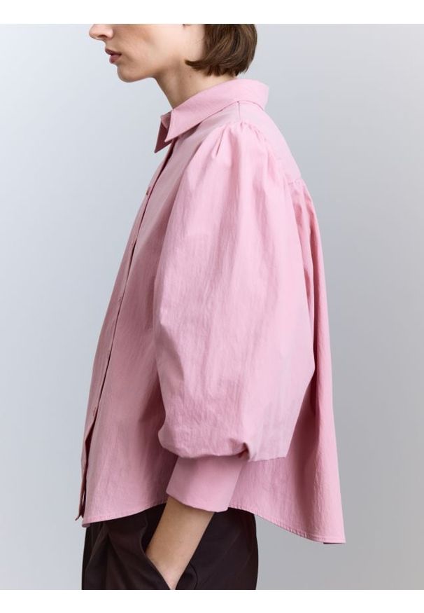 Reserved - Koszula z bufiastymi rękawami - pastelowy róż. Kolor: różowy. Materiał: bawełna, tkanina