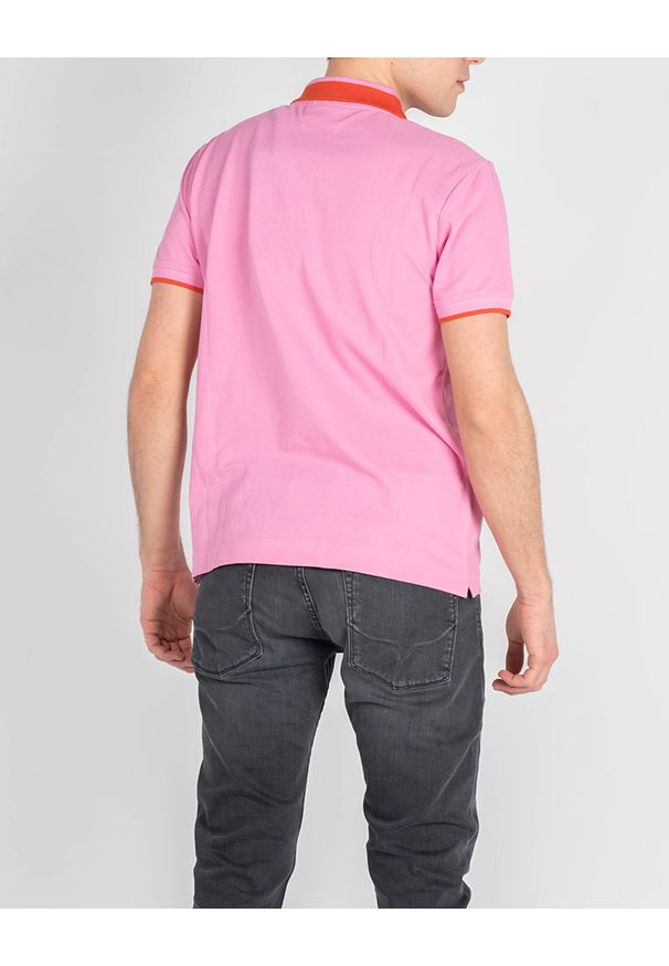 Invicta Koszulka Polo | 4452240 / U | Mężczyzna | Różowy. Okazja: na co dzień. Typ kołnierza: polo. Kolor: różowy. Materiał: bawełna. Długość rękawa: krótki rękaw. Wzór: aplikacja. Styl: klasyczny, casual