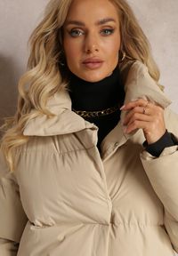 Renee - Jasnobeżowa Pikowana Kurtka na Napy Elriona. Kolor: beżowy. Długość rękawa: długi rękaw. Długość: długie #4