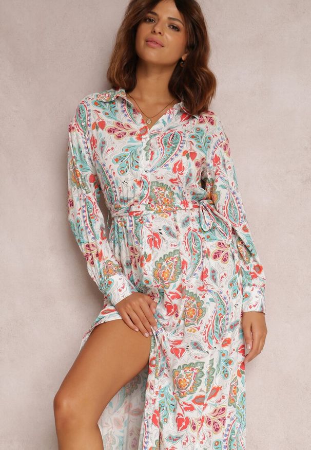 Renee - Biała Wiskozowa Sukienka Koszulowa w Roślinny Wzór Phellane. Kolor: biały. Materiał: wiskoza, materiał. Długość rękawa: długi rękaw. Wzór: kwiaty, paisley, nadruk. Typ sukienki: koszulowe. Długość: maxi