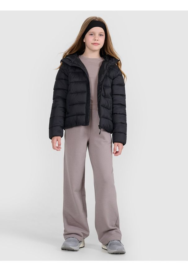 4f - 4F Kurtka puchowa z wypełnieniem syntetycznym dziecięca - czarna 146 (10-11 lat). Okazja: na uczelnię, na co dzień, na spacer. Kolor: czarny. Materiał: puch, syntetyk. Sezon: lato. Styl: klasyczny, casual