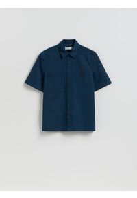 Reserved - Koszula regular z dodatkiem włókna bambusowego - granatowy. Kolor: niebieski. Materiał: włókno #1