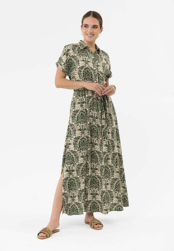 Volcano - Długa, wzorzysta sukienka G-PARI. Okazja: na co dzień. Kolor: zielony. Materiał: wiskoza, skóra, materiał. Długość rękawa: krótki rękaw. Sezon: lato. Typ sukienki: proste. Styl: casual, klasyczny. Długość: maxi