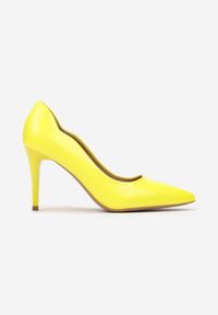 Renee - Żółte Czółenka Astolis. Nosek buta: szpiczasty. Kolor: żółty. Materiał: lakier. Szerokość cholewki: normalna. Wzór: gładki. Obcas: na szpilce #5