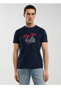 Big-Star - Koszulka męska z nadrukiem granatowa Sterir 403. Okazja: na co dzień. Kolor: niebieski. Materiał: bawełna, jeans. Wzór: nadruk. Styl: casual