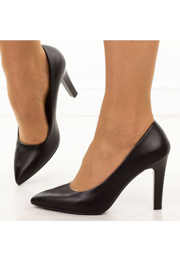 Czarne pu szpilki damskie Sergio Leone 1446. Kolor: czarny. Materiał: skóra. Obcas: na szpilce