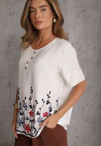Renee - Biała Bawełniana Bluzka z Haftowanymi Kwiatami Ephalle. Okazja: na co dzień. Kolekcja: plus size. Kolor: biały. Materiał: bawełna. Długość rękawa: krótki rękaw. Długość: krótkie. Wzór: haft, kwiaty. Styl: casual #4