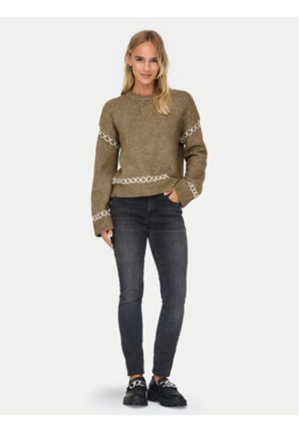 only - ONLY Sweter Amanda 15330089 Brązowy Regular Fit. Kolor: brązowy. Materiał: syntetyk
