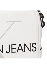 Calvin Klein Jeans Torebka Camera Bag K60K607202 Biały. Kolor: biały. Materiał: skórzane #5