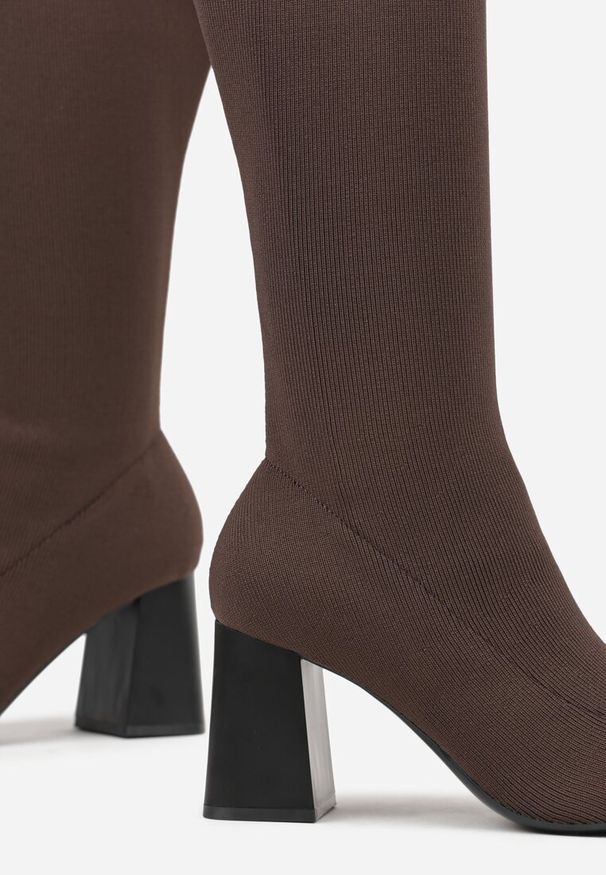 Born2be - Brązowe Eleganckie Kozaki VICES na Słupku ze Skarpetkową Cholewką Mialles. Okazja: na co dzień, na spotkanie biznesowe, do pracy. Kolor: brązowy. Materiał: jeans. Szerokość cholewki: normalna. Obcas: na słupku. Styl: elegancki. Wysokość obcasa: średni