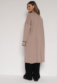 Born2be - Beżowy Długi Niezapinany Kardigan Ozdobiony Lamówką Veritusa. Okazja: na co dzień. Kolor: beżowy. Materiał: jeans. Długość: długie. Wzór: aplikacja. Styl: klasyczny, casual #2