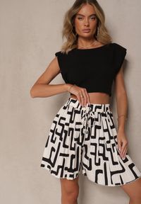 Renee - Czarno-Białe Szorty z Wiskozy High Waist Ozdobione Geometrycznym Wzorem Lirazea. Stan: podwyższony. Kolor: czarny. Materiał: wiskoza. Wzór: aplikacja, geometria