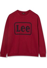 Lee - LEE LOGO CREW SWS MĘSKA BLUZA KLASYCZNA LOGO RHUBARB RED L80JFBGB 112121397. Styl: klasyczny