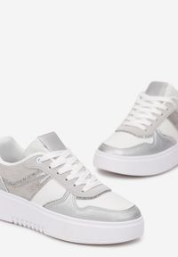 Born2be - Biało-Srebrne Sneakersy na Platformie Savica. Kolor: biały. Obcas: na platformie #3