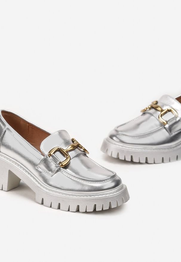 Born2be - Srebrne Mokasyny na Kwadratowym Obcasie Loccia. Kolor: srebrny. Materiał: jeans. Obcas: na obcasie. Styl: elegancki. Wysokość obcasa: średni